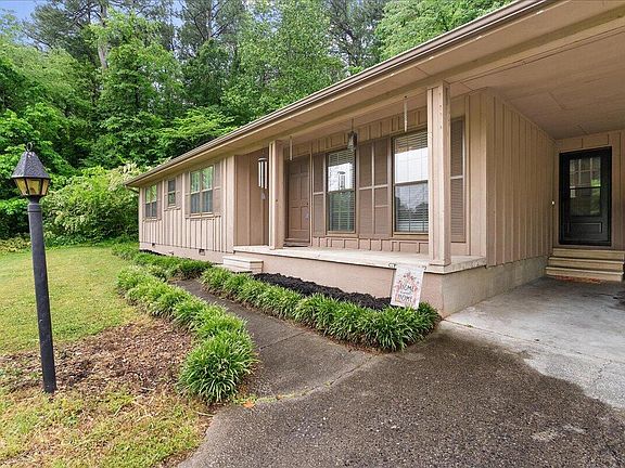 4th image of 108 Pinewood Way