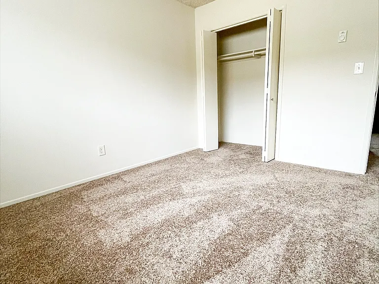 21025 Victor St. — Photo 12