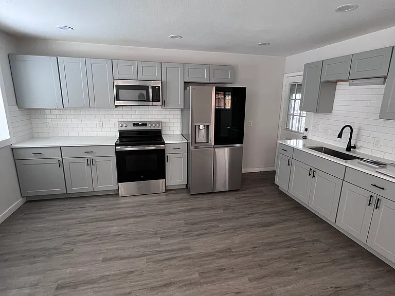 2784 W Cornell Ave — Photo 4
