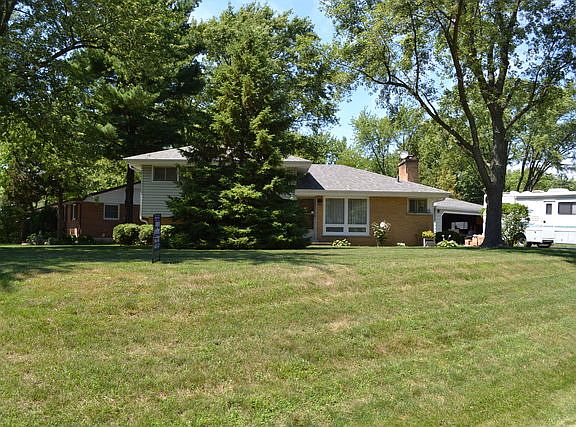 5th image of 5340 Clover Dr