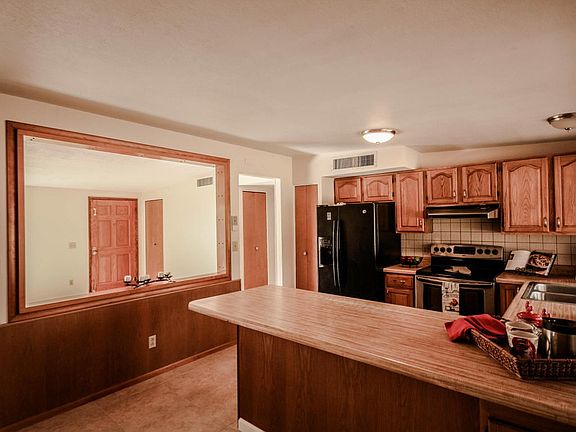 2nd image of 836 W Placita Mesa Fria