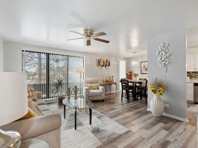 7 E Carriageway Dr APT 402, Hazel Crest, IL, 60429
