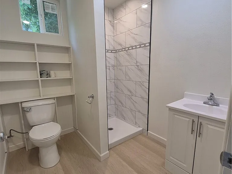8913 Rathburn Ave — Photo 14