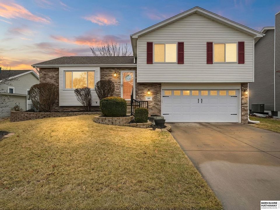 1st image of 325 W Chadderton Dr