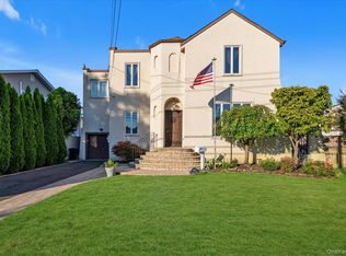 383 Frankel Blvd, Merrick, NY 11566