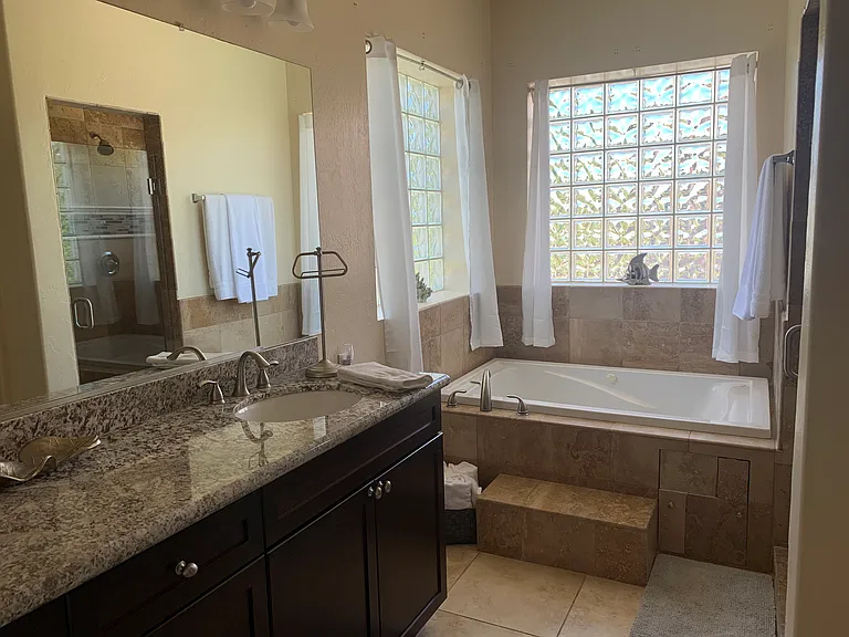 548 W Mendoza Ave — Photo 21