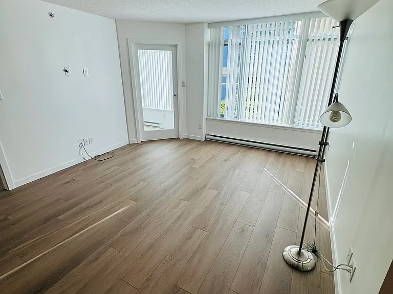 610 Granville St #4 — Photo 12