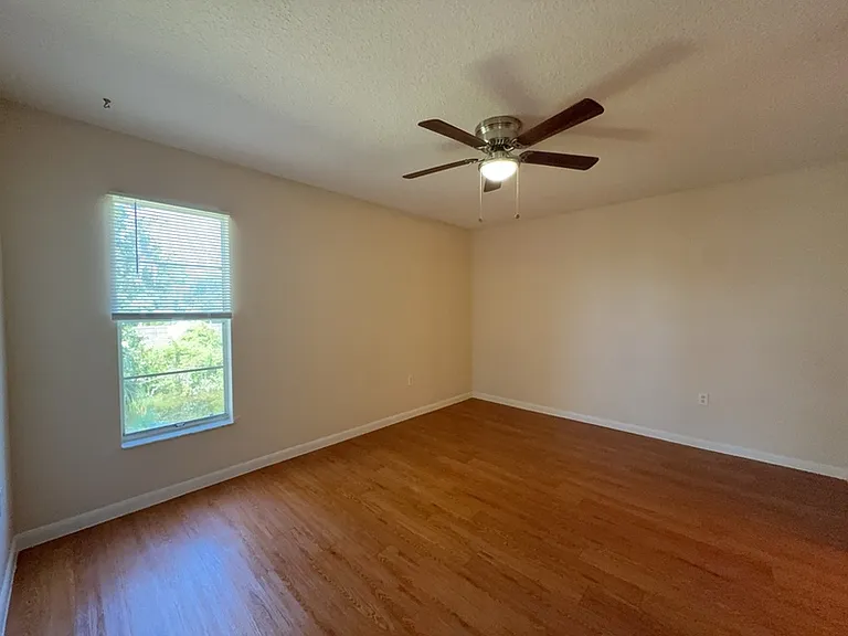 1915 Schlotter Cir #206 — Photo 15