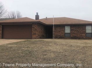 5525 Arrowhead Dr, Enid, OK 73703