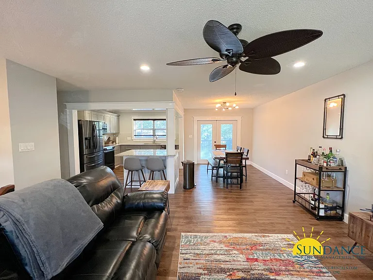 132 Sotir St NW — Photo 6