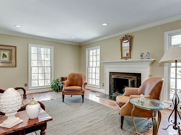 Living Room w/ Gas Fireplace