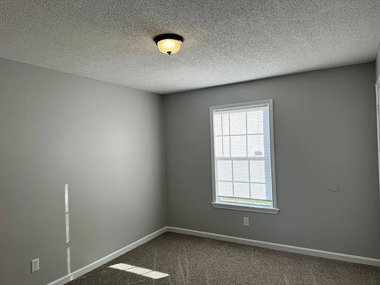 3895 Northeast Dr — Photo 12