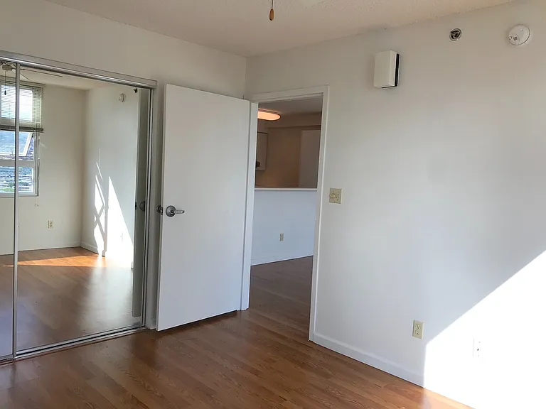 215 N King St #1706 — Photo 14