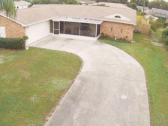 4th image of 1662 SE Goucho Avenue