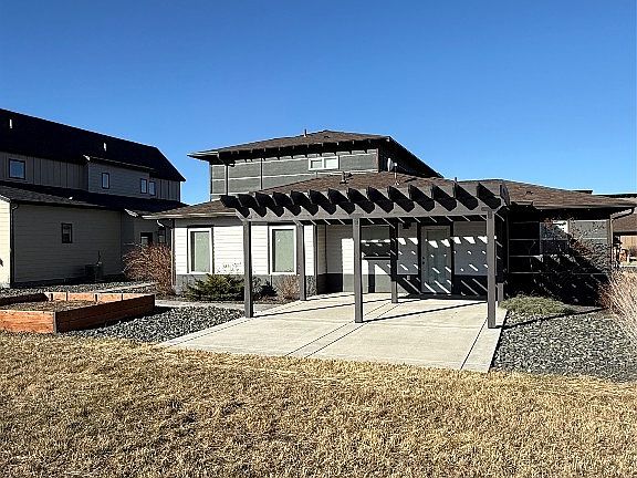 4th image of 1858 Hunters Way