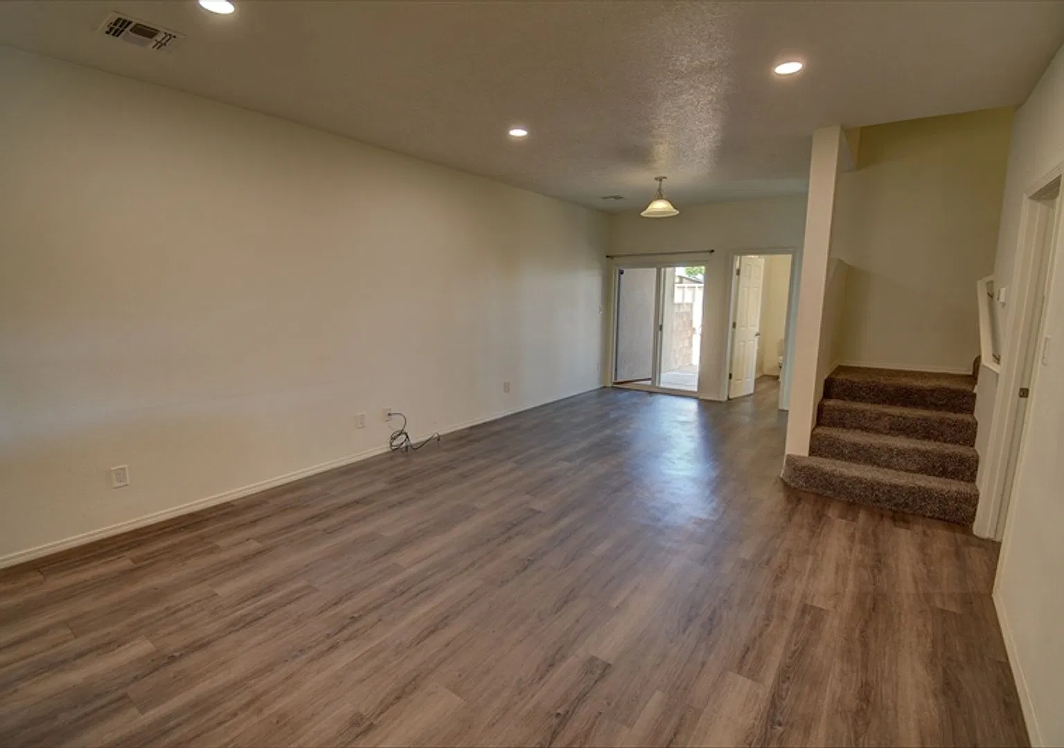 NW Townhome Ready for Immediate Occupancy — Photo 3