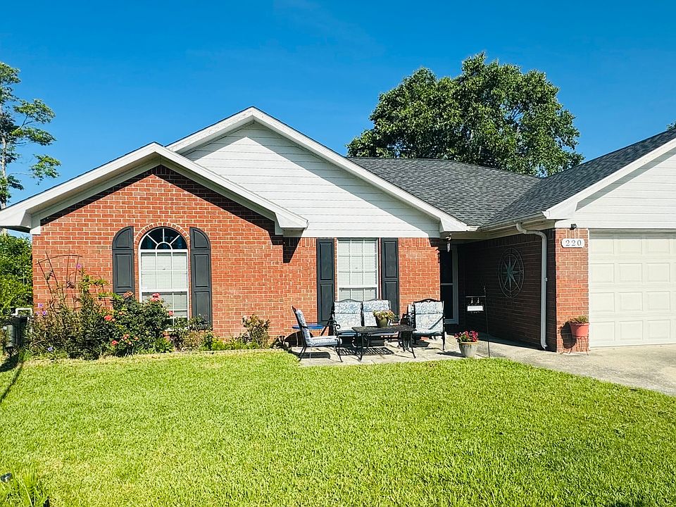 1st image of 220 Silver Fox Dr