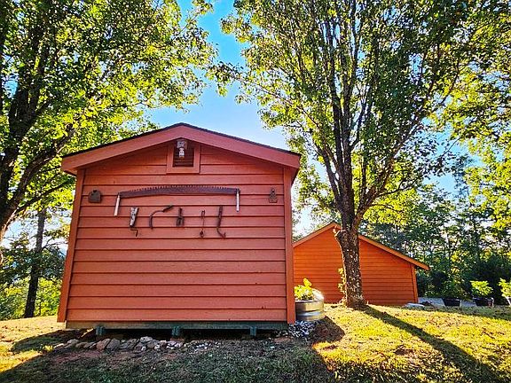 53rd image of 124 Graystone Dr