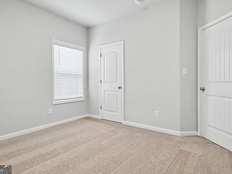 270 Southridge — Photo 37