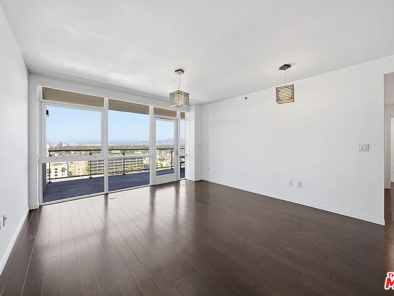 3785 Wilshire Blvd #1607 — Photo 13