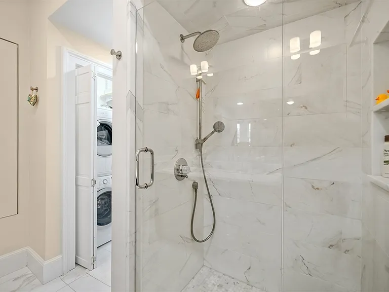 285 Clarendon St #4 — Photo 15