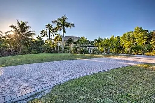 6425 Royal Palm Beach Blvd — Photo 2
