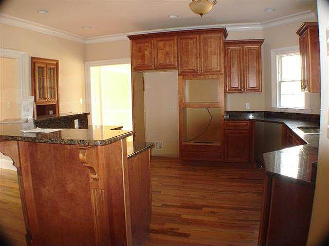 2nd image of 434 Southern Oaks Dr