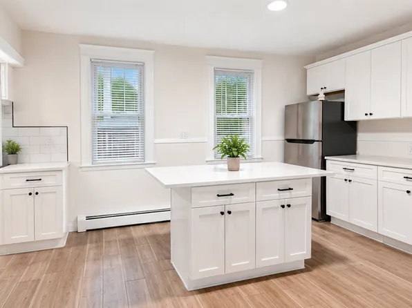1534 Plainfield Pike Floor 1, Cranston, RI 02920