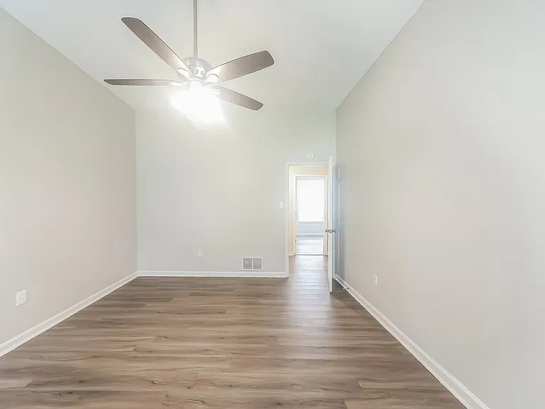 6064 Allen Pkwy E — Photo 11
