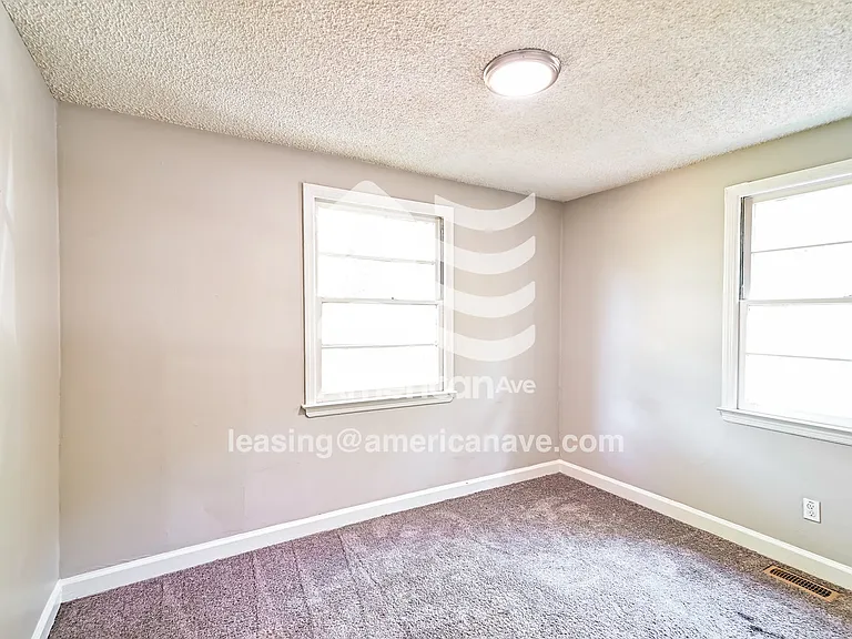 814802_010_bedroom_9.jpg