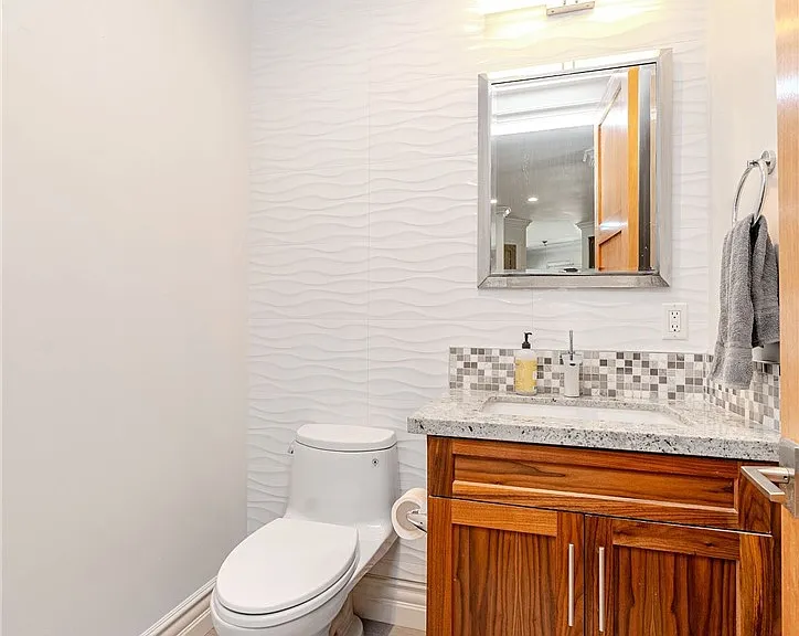 1217 Olive La Canada — Photo 20