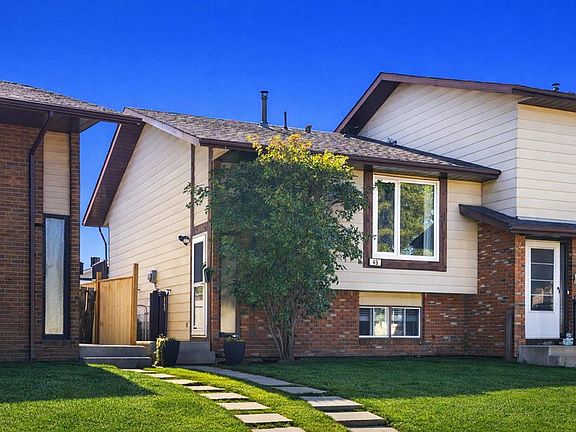 3rd image of 49 N Castlebrook Way NE