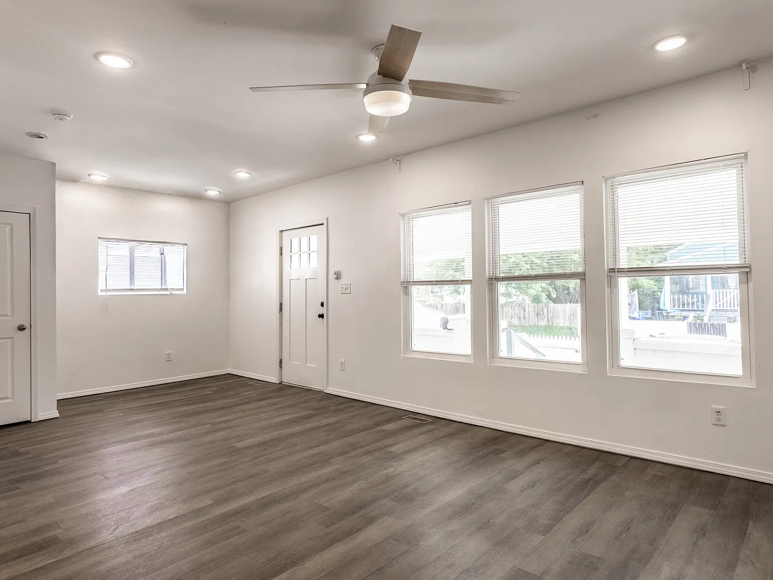 3 bed, 2820 sqft, $1,600 — Photo 3