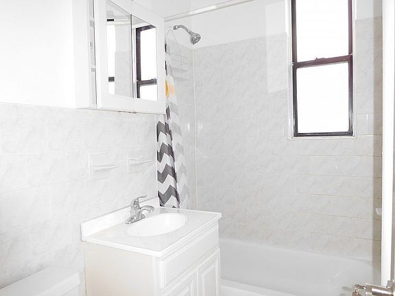 5th image of 615 W 186th St APT 4C
