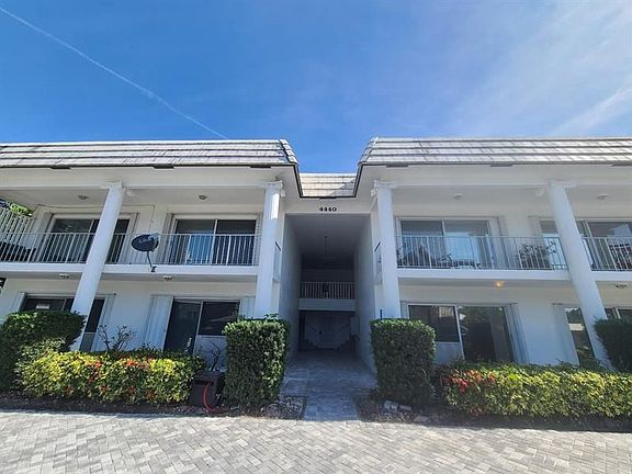 3rd image of 4440 N Ocean Blvd APT 2