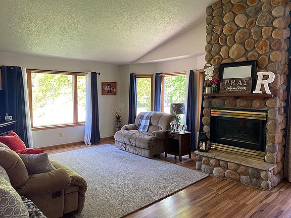 5th image of 5 Woodlane Dr