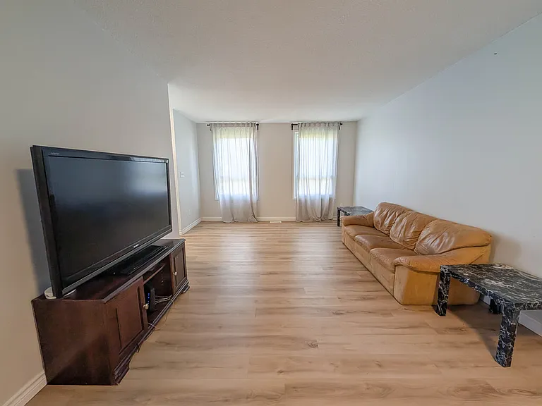 105 Tupper Dr — Photo 4