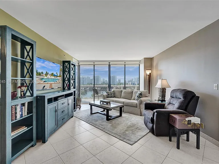 3600 Yacht Club Dr #904 — Photo 13