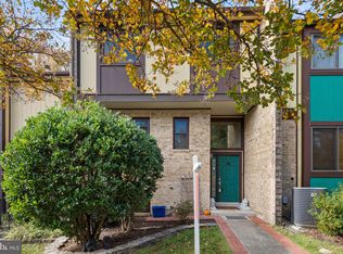 6824 Deer Run Dr, Alexandria, VA 22306