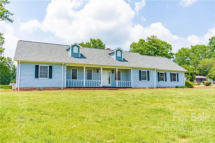 1st image of 2785 Dogwood Dr