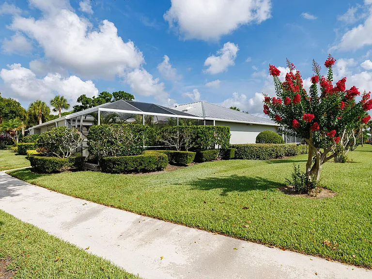 1560 SW Waterfall Blvd — Photo 6