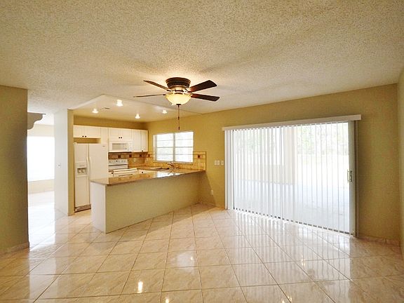 3rd image of 13906 Cherry Creek Dr