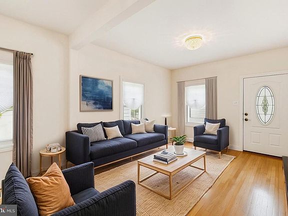 2nd image of 2034 S Shirlington Rd