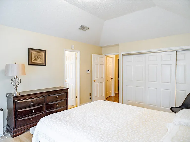 18310 Spellbrook Dr — Photo 14