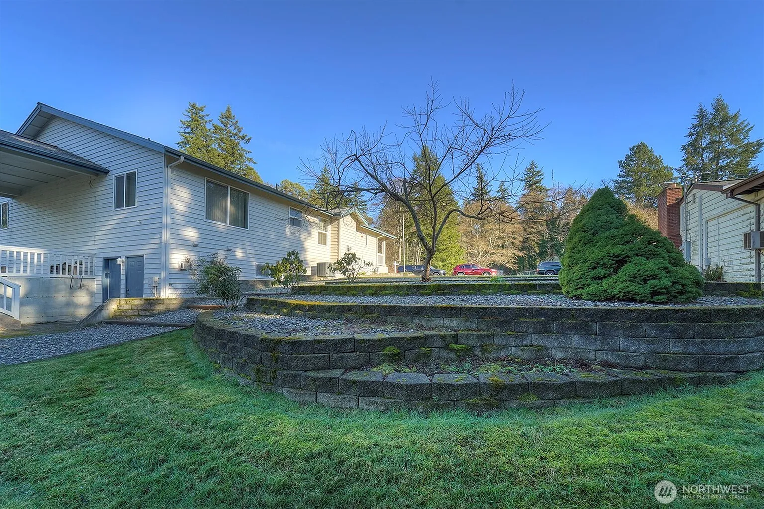 3029 Pickering Avenue NE photo 1