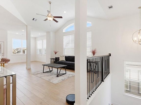 4th image of 10050 Nectar Path