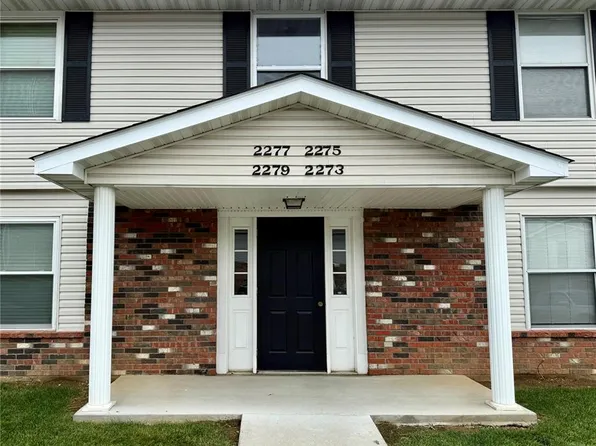 2279 Highland Hill Dr #H, Saint Peters, MO 63376