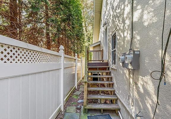 4th image of 206 Washington Rd