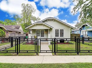 1136 Dunbar St, Houston, TX 77009