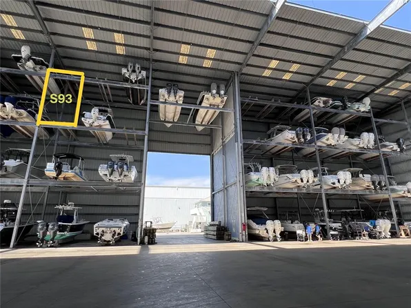 100 Circuit Rd #S-93, Nokomis, FL 34275